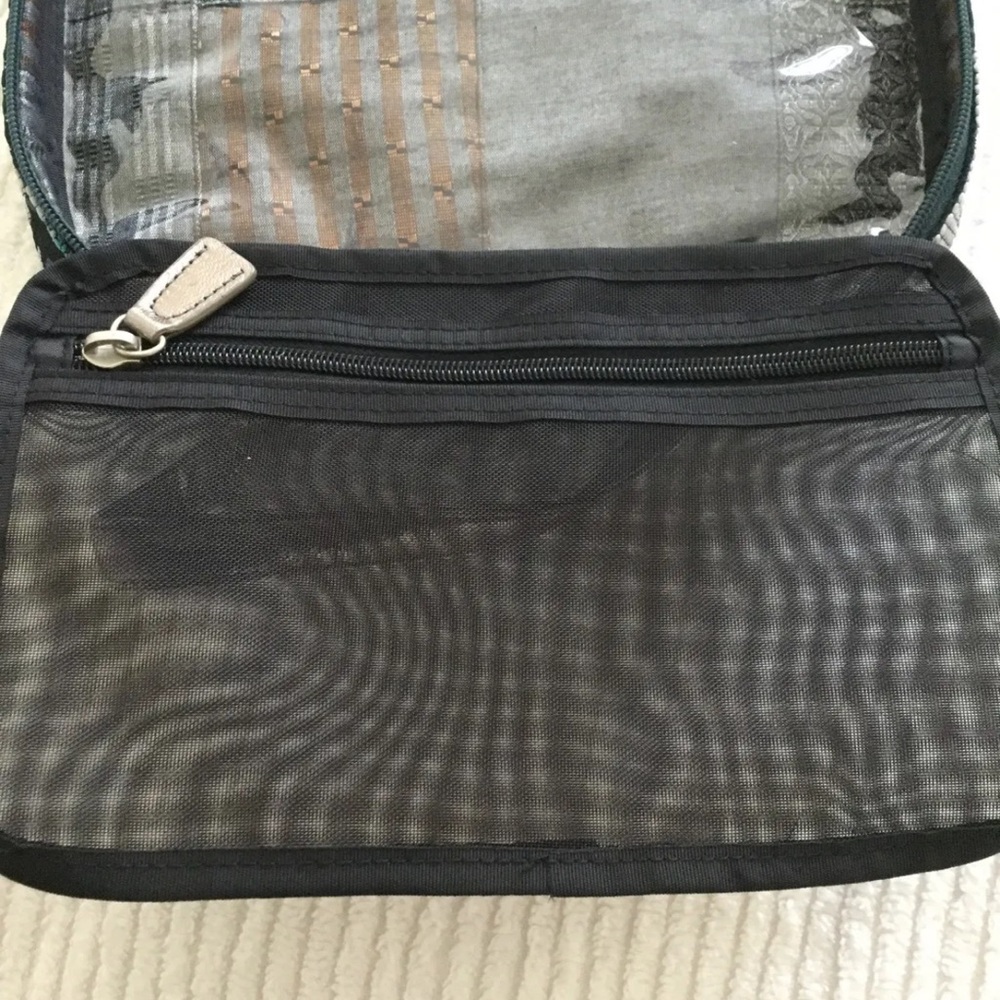 Isabella Fiore Travel Makeup Bag. Quilted and Beaded Multi Compartments NWT - Picture 8 of 11
